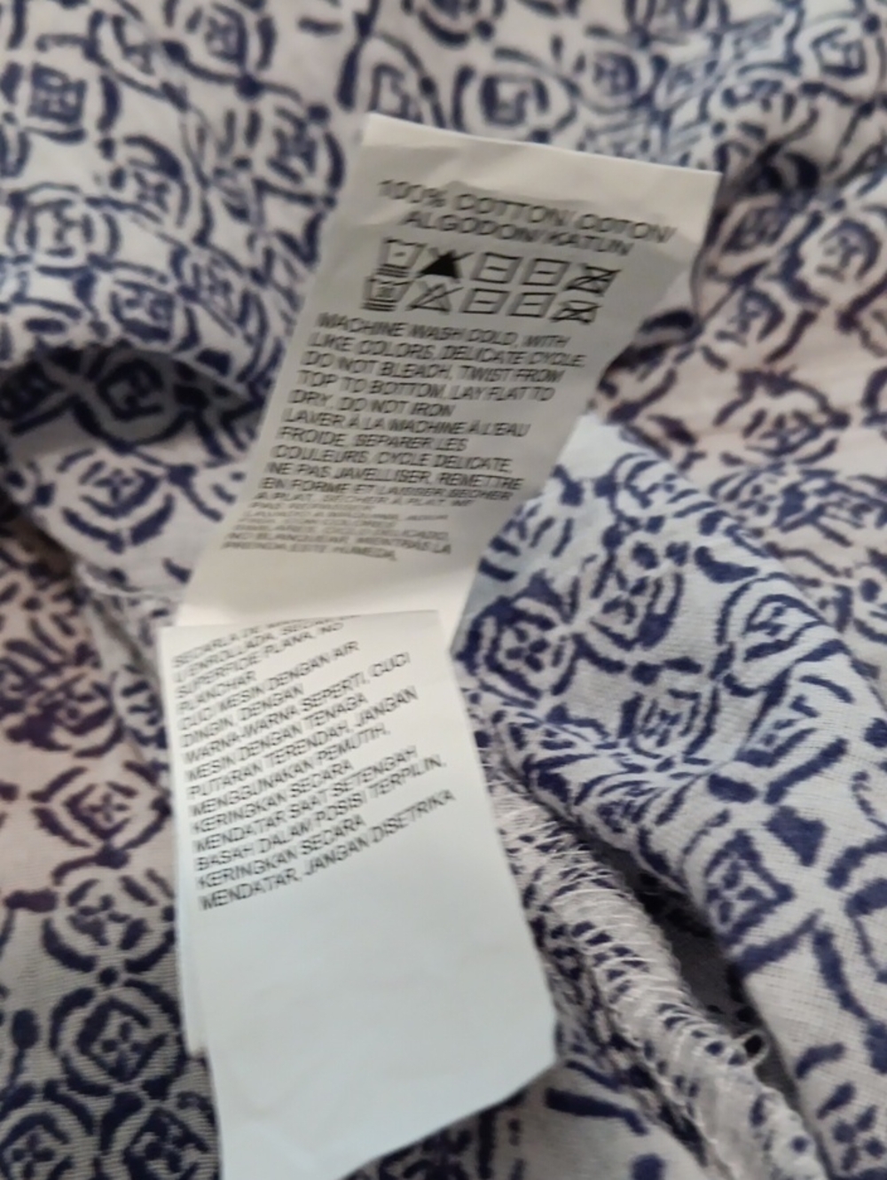 Lightweight Batik Peasant Top - Picture 3 of 3